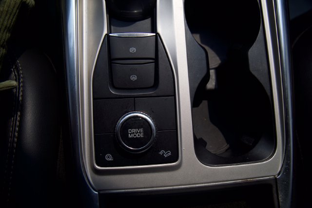 Certified 2022 Ford Explorer XLT w/ Equipment Group 202A AWD/4WD image 19