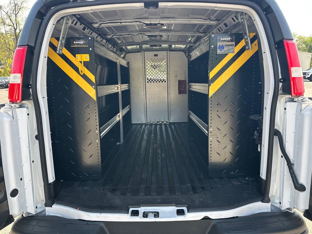 Used 2023 Chevrolet Express 2500 w/ Driver Convenience Package image 17
