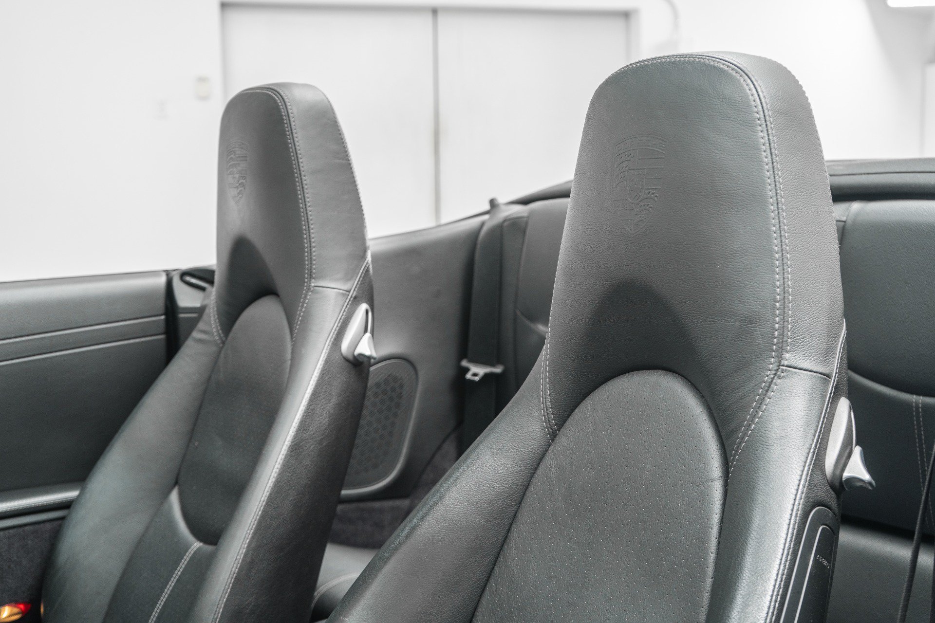 Used 2005 Porsche 911 Carrera RWD image 26