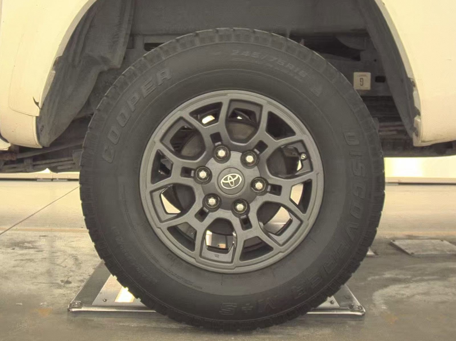 Used 2017 Toyota Tacoma SR5 image 12