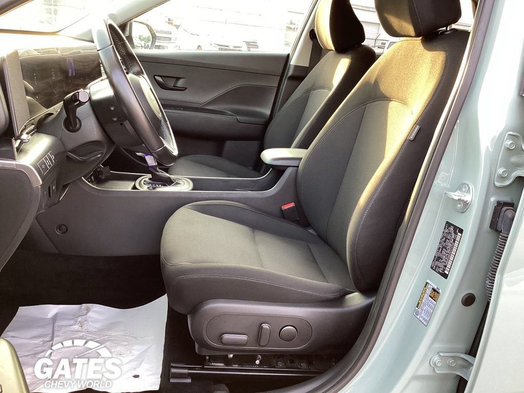 Used 2025 Hyundai Kona SEL FWD image 13