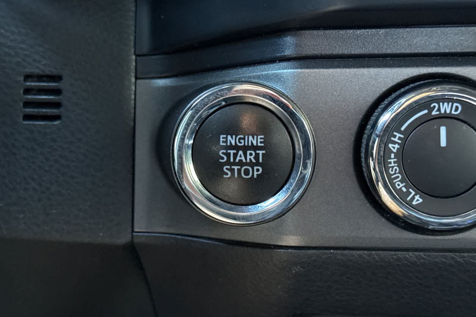 Used 2021 Toyota Tacoma TRD Off-Road w/ Technology Package AWD/4WD image 23