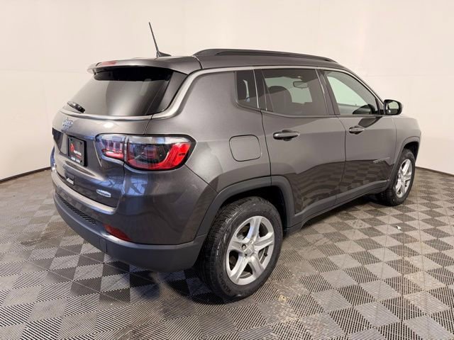 Used 2023 Jeep Compass Latitude image 10