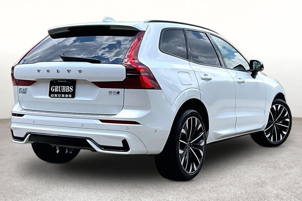 Used 2026 Volvo XC60 B5 Ultra AWD/4WD image 2