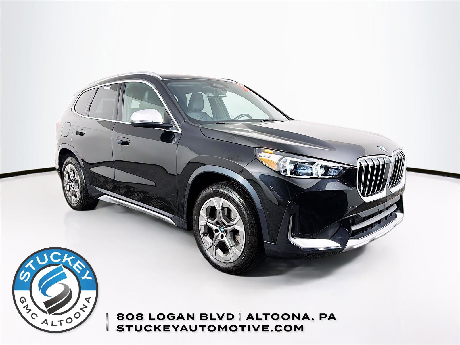 Used 2024 BMW X1 xDrive28i image 1