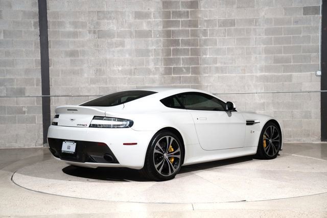 Used 2015 Aston Martin V12 Vantage S RWD image 6