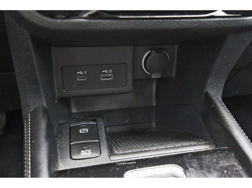 Used 2023 Nissan Kicks SR image 26