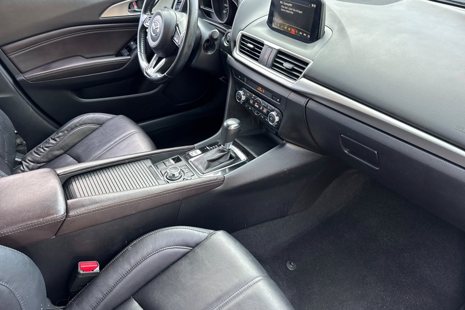 Used 2017 MAZDA MAZDA3 Touring FWD image 32