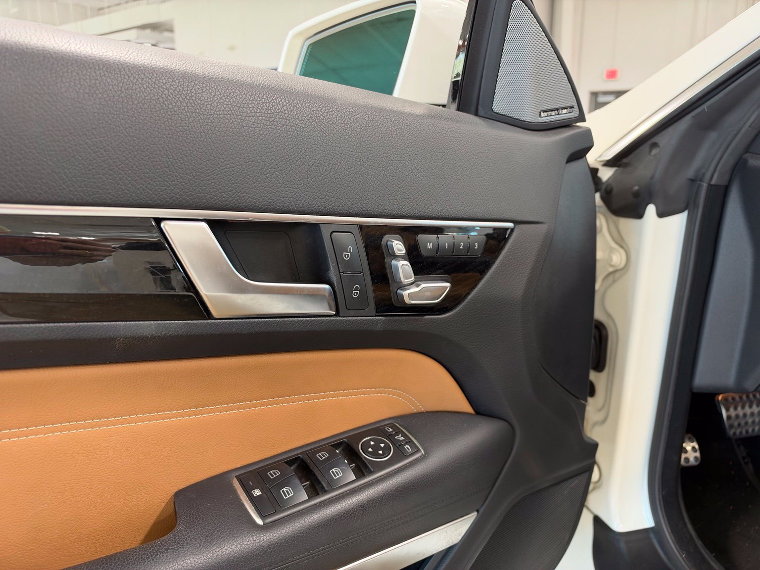 Used 2016 Mercedes-Benz E 550 Cabriolet image 11