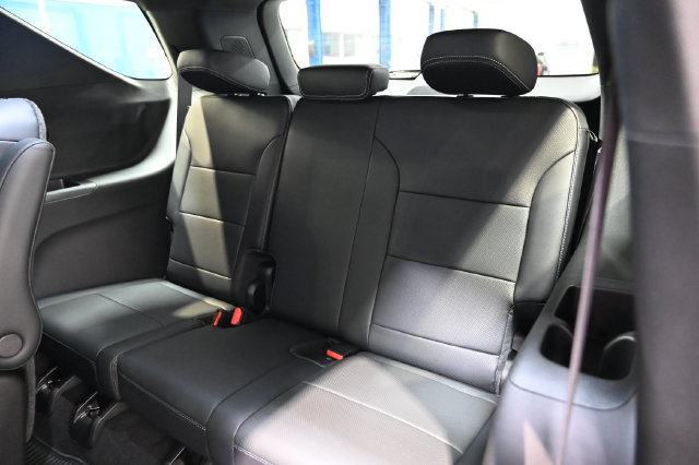 New 2027 Chevrolet Traverse LT w/ Driver Confidence Package FWD image 12