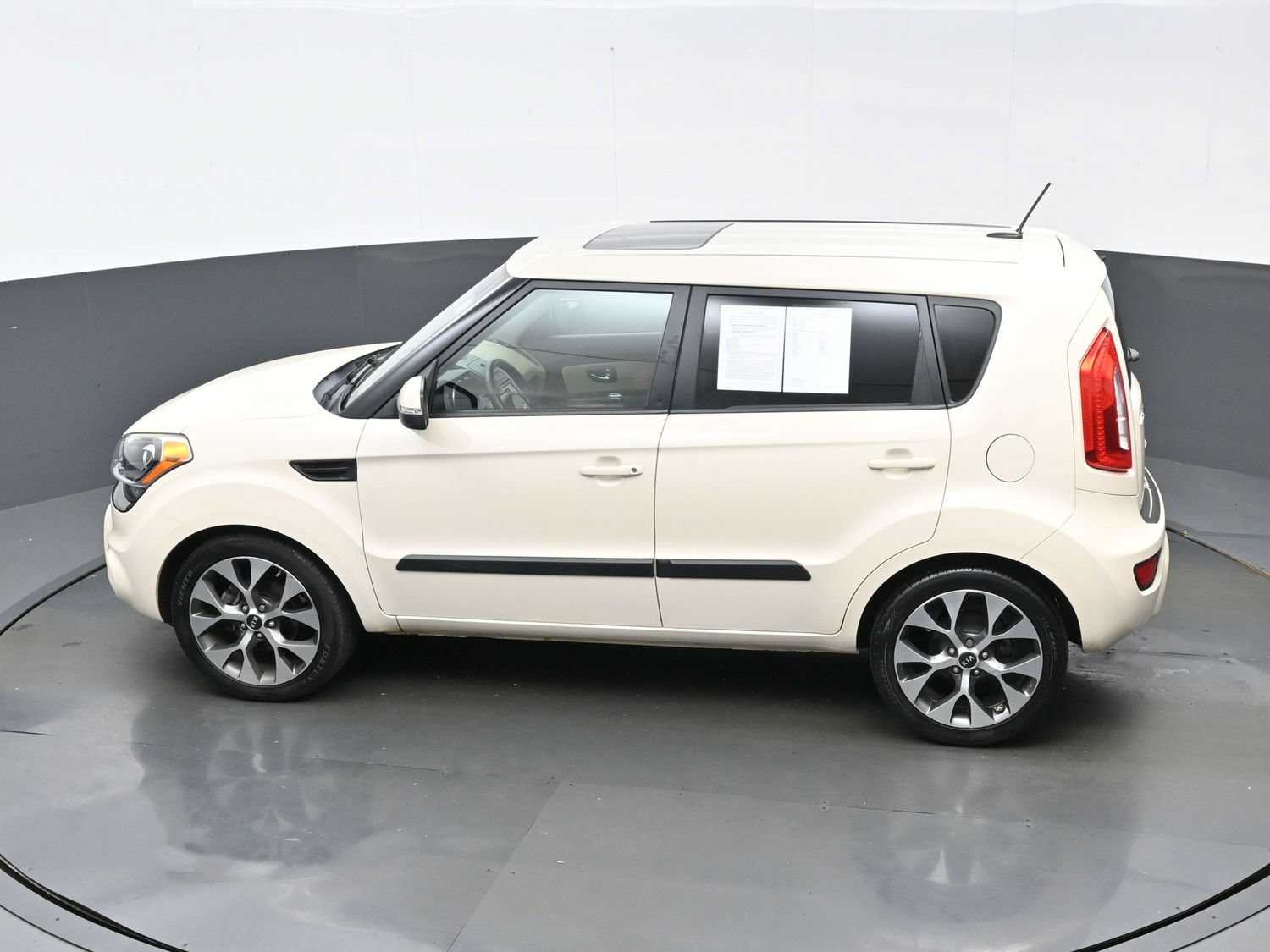 Used 2012 Kia Soul ! FWD image 37