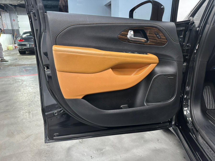 Used 2022 Chrysler Pacifica Pinnacle image 27