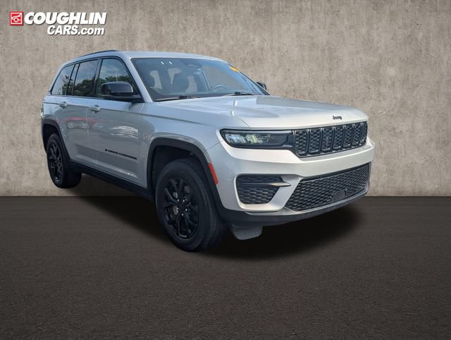 Used 2025 Jeep Grand Cherokee Altitude