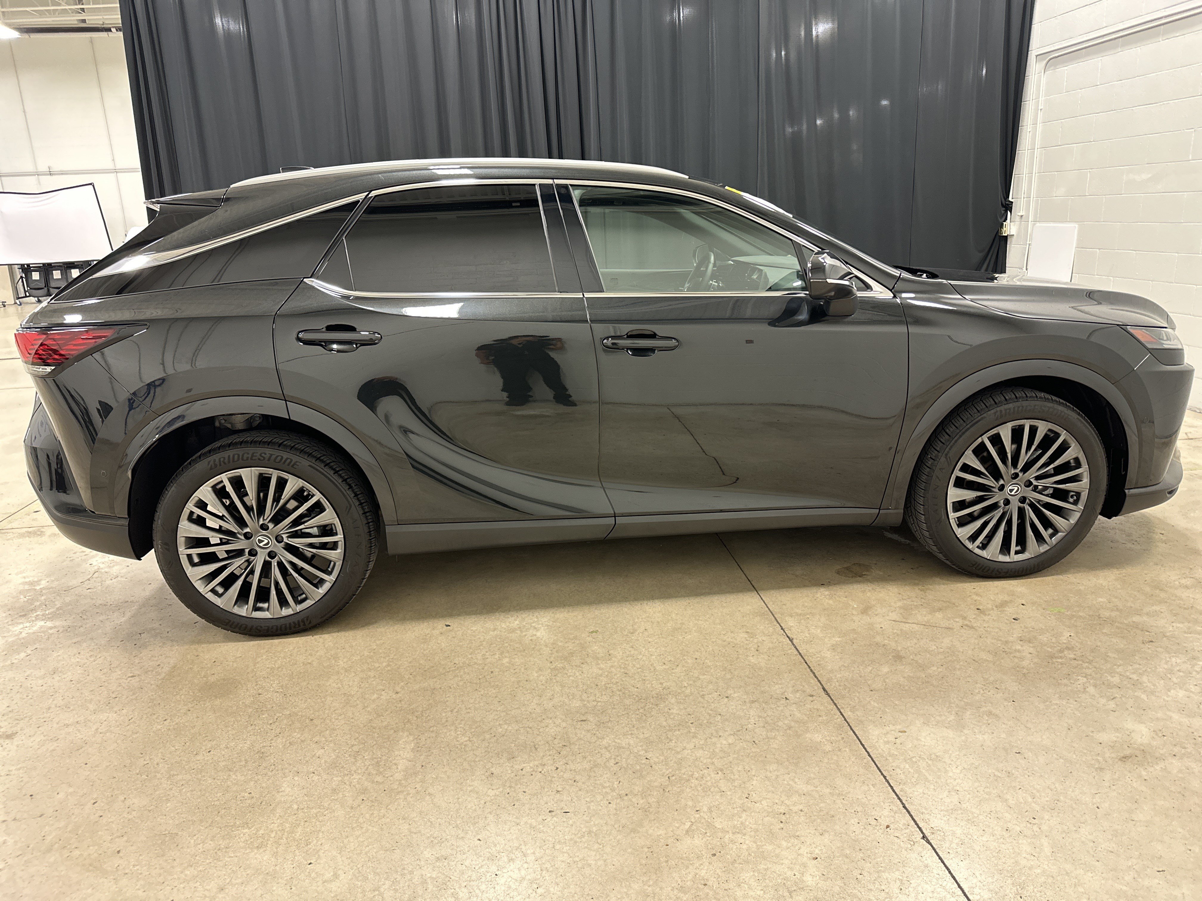 Certified 2025 Lexus RX 350 AWD w/ Convenience Package image 12