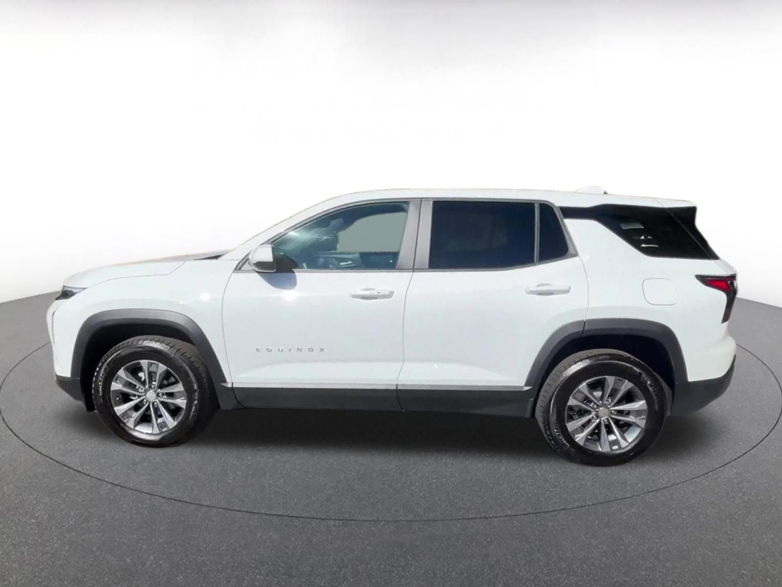 Used 2025 Chevrolet Equinox LT image 9