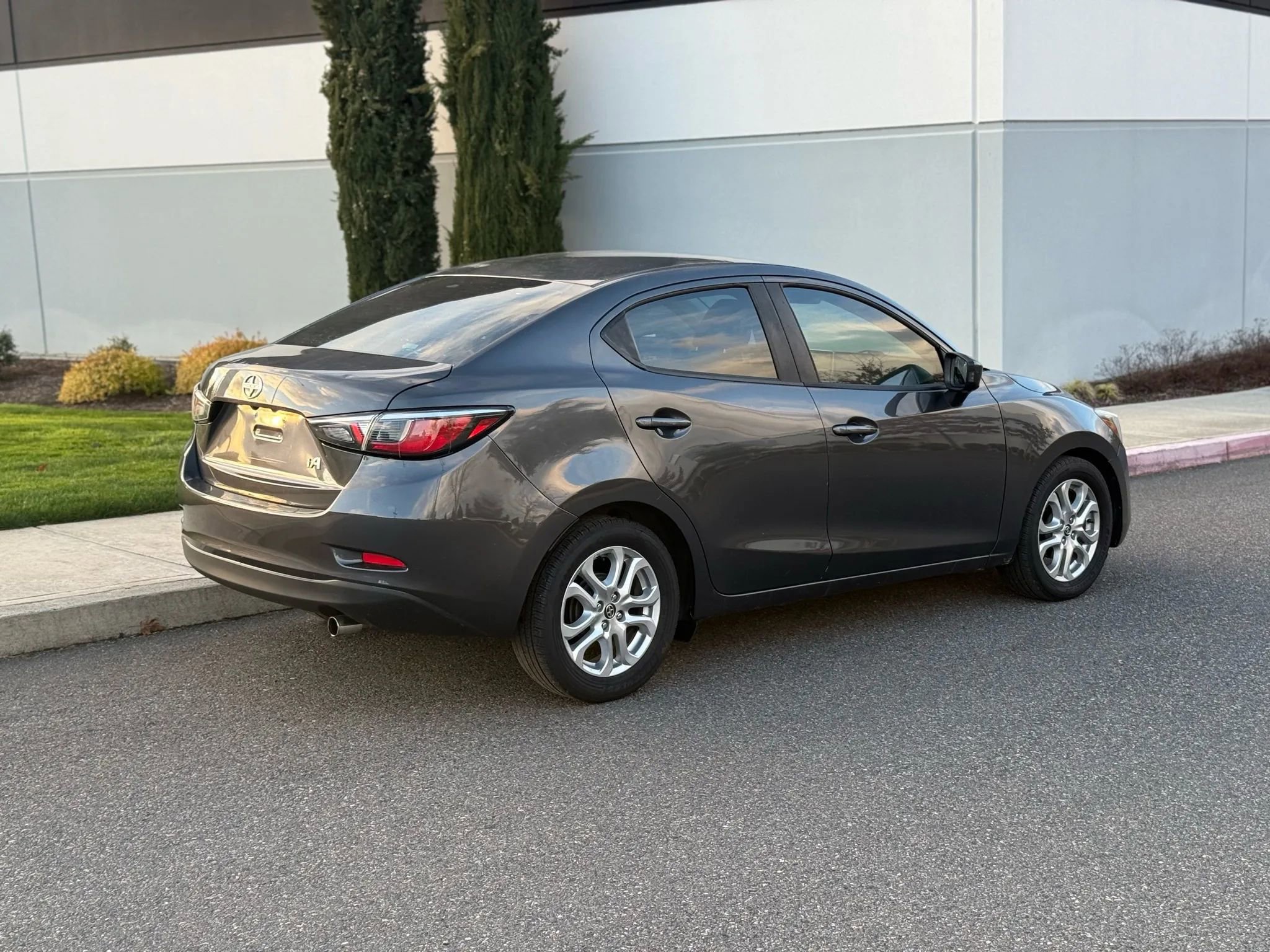 Used 2016 Scion iA image 5