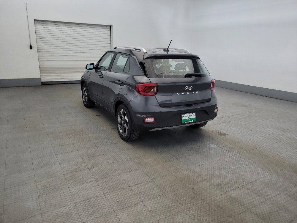 Used 2024 Hyundai Venue SEL FWD image 5