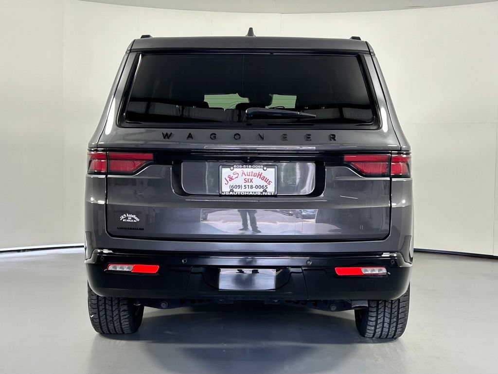 Used 2023 Jeep Wagoneer Series II AWD/4WD image 6