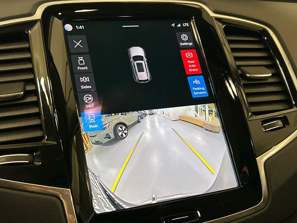 Certified 2023 Volvo XC90 B6 Ultimate w/ Protection Package Premier image 17