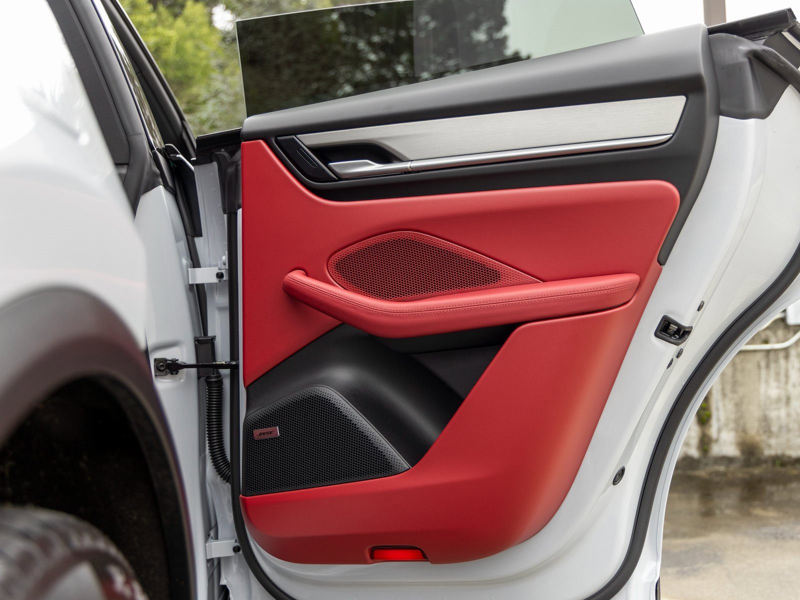 Certified 2024 Porsche Macan 4 Electric image 43