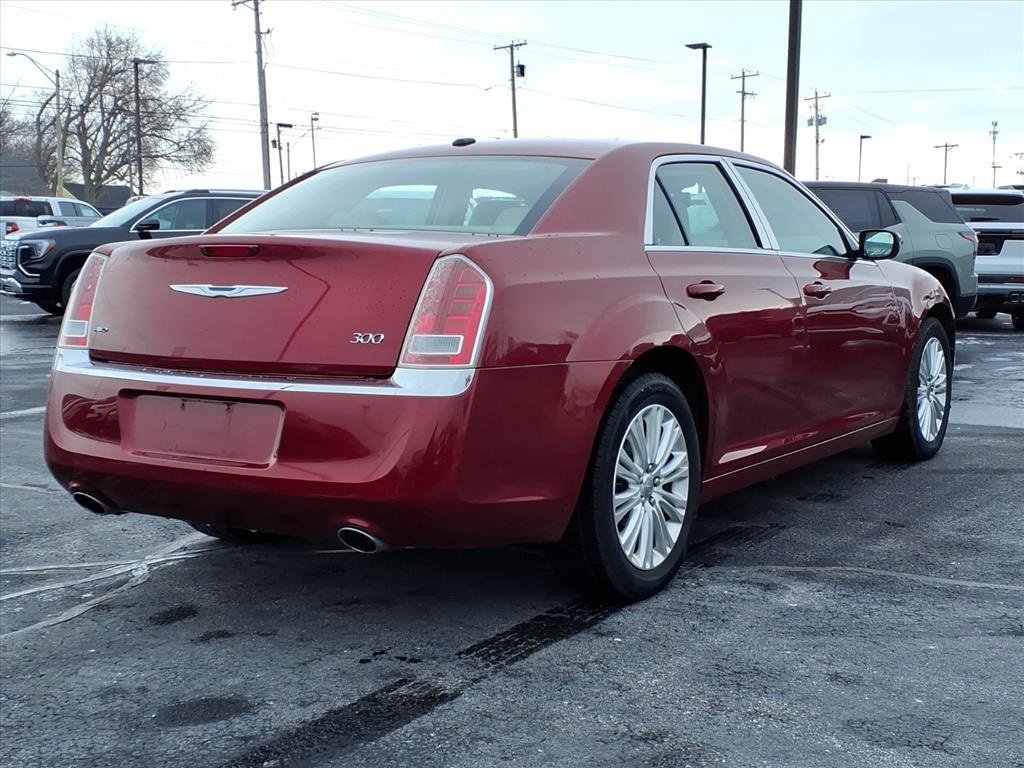Used 2014 Chrysler 300 AWD w/ Driver Convenience Group image 20