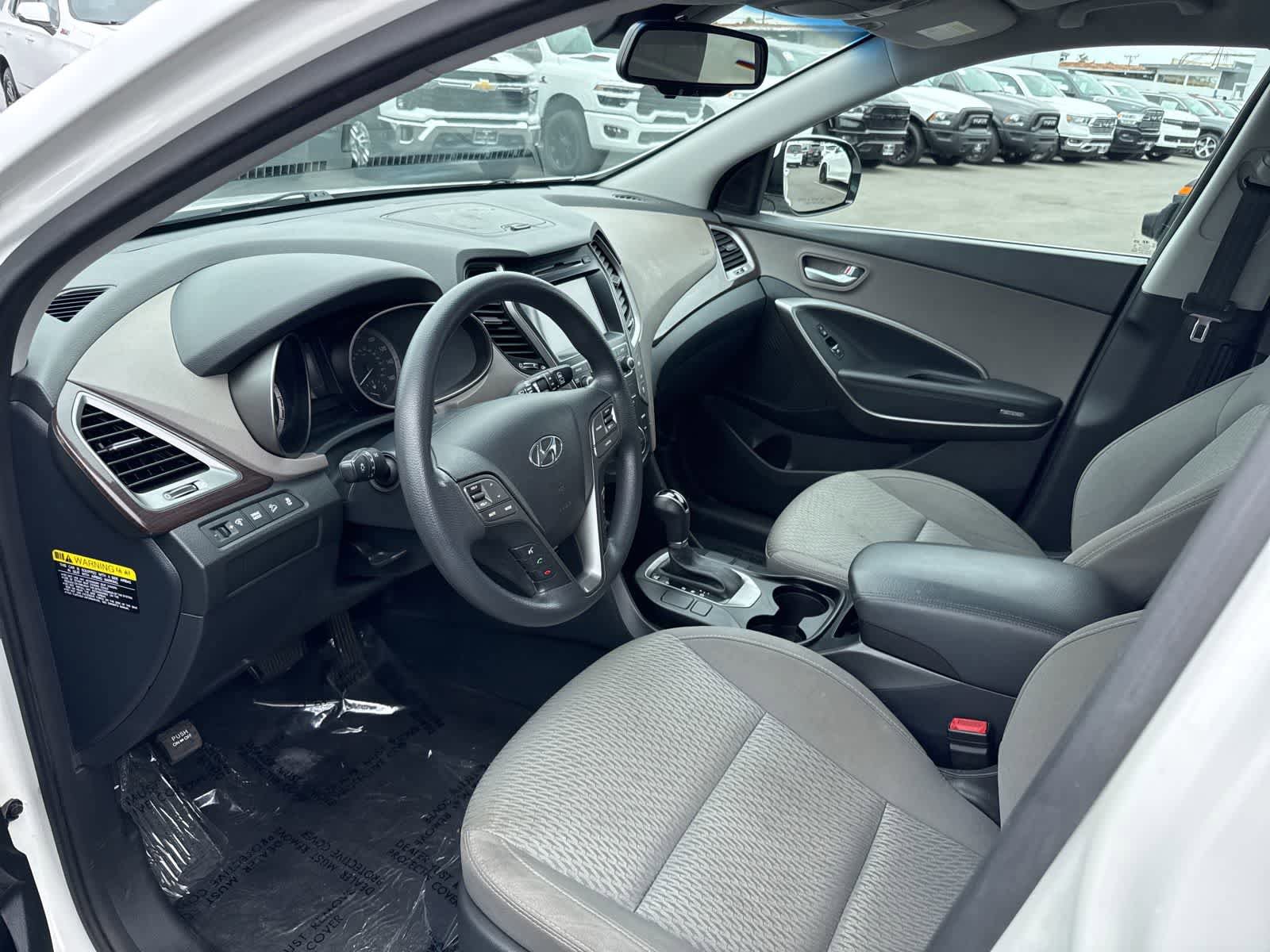 Used 2018 Hyundai Santa Fe SE FWD image 23