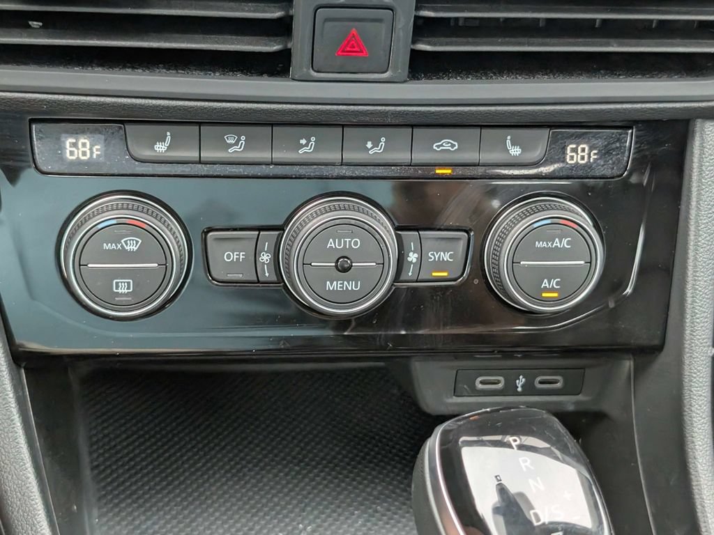 Used 2022 Volkswagen Jetta SE FWD image 23