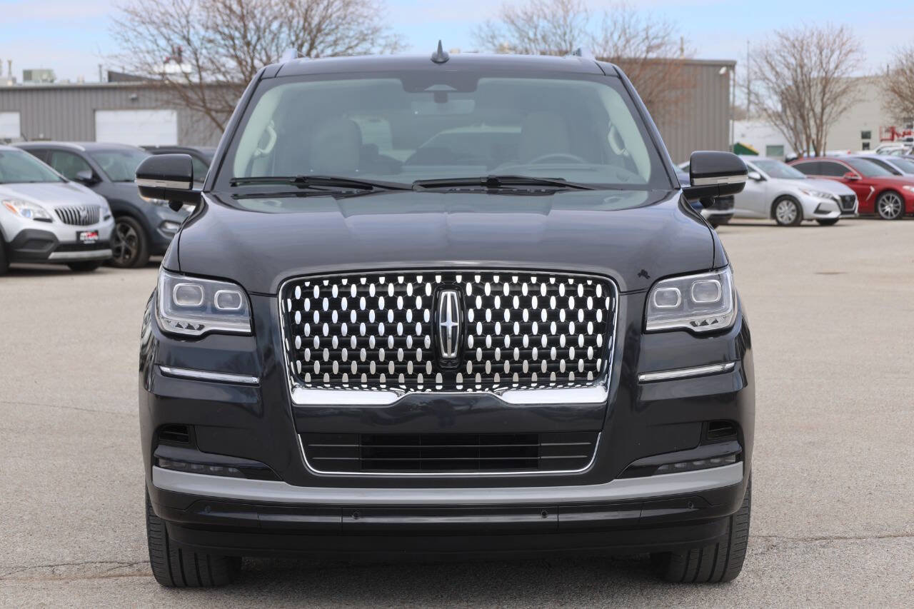 Used 2022 Lincoln Navigator L Reserve w/ Equipment Group 201A image 2