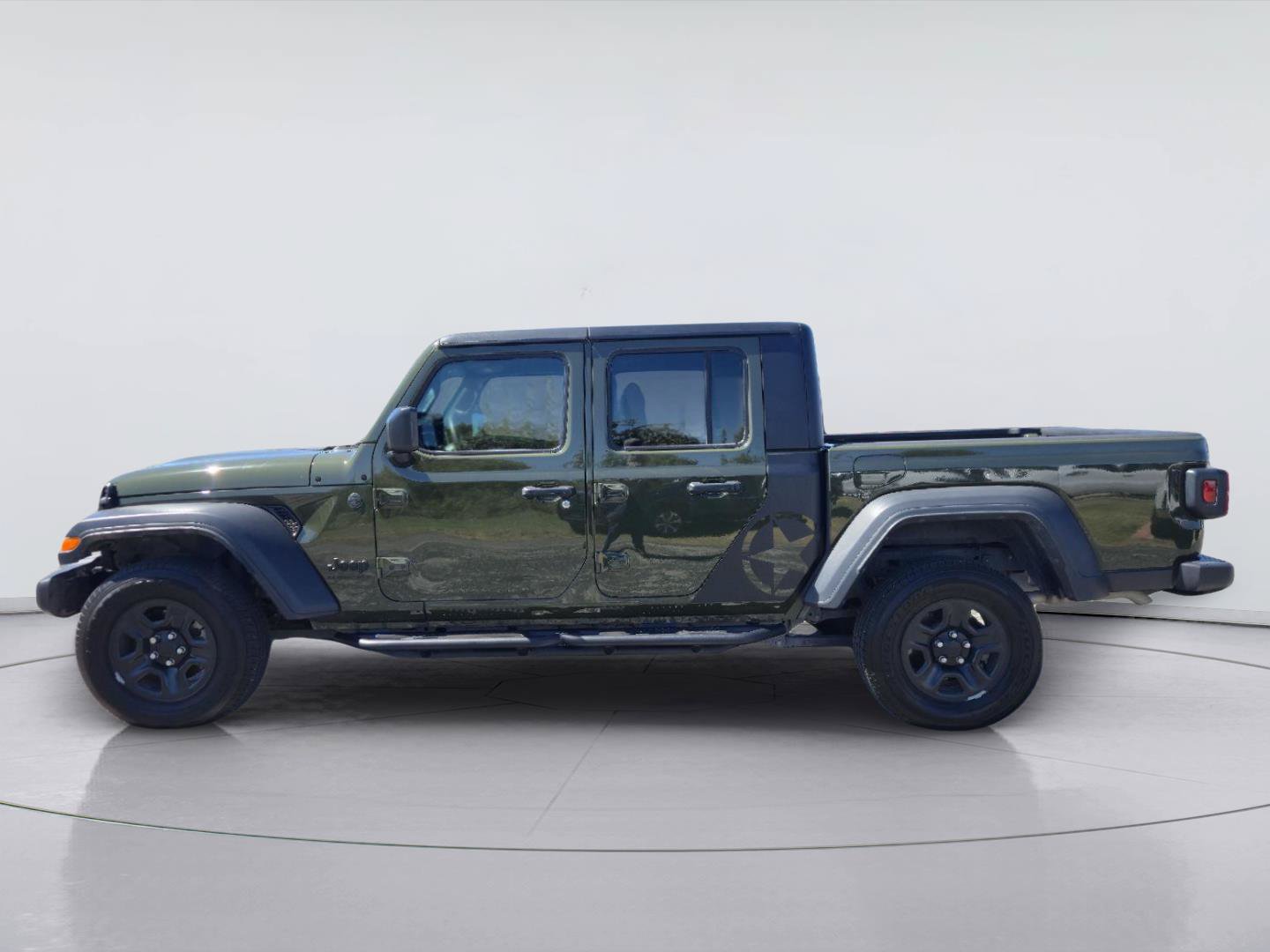 Used 2023 Jeep Gladiator Sport AWD/4WD image 2