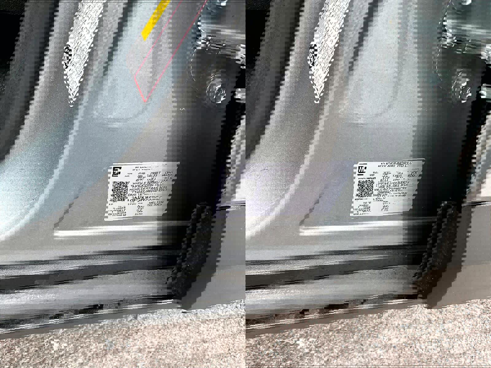 Used 2023 Chevrolet Traverse LT image 37