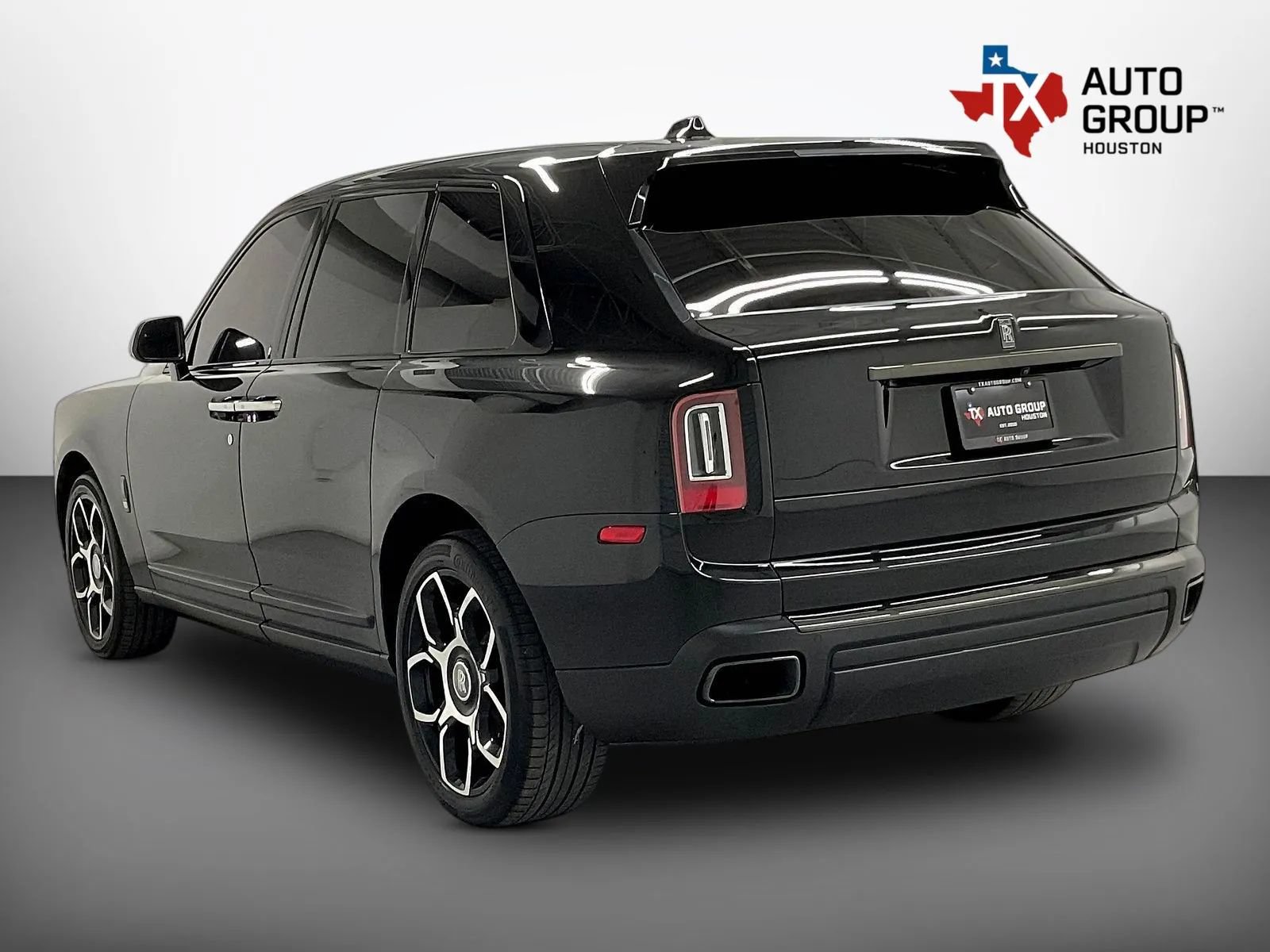 Used 2021 Rolls-Royce Cullinan Black Badge AWD/4WD image 3