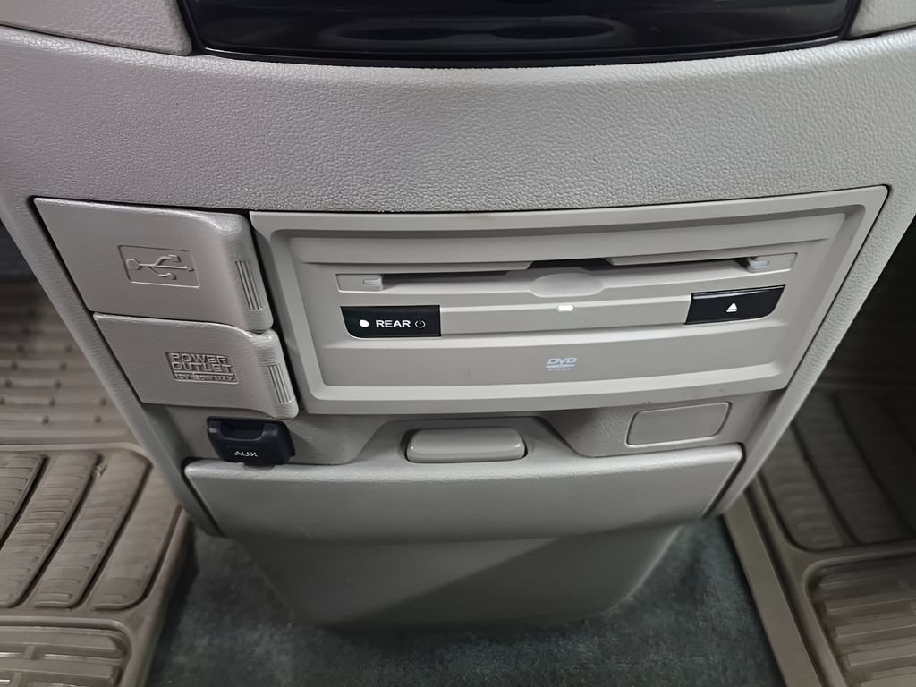 Used 2016 Honda Odyssey SE image 37