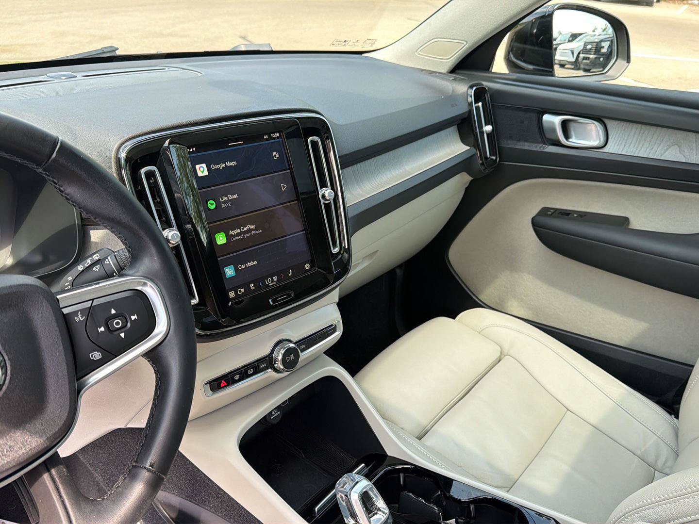Used 2023 Volvo XC40 B5 Plus w/ Climate Package AWD/4WD image 16