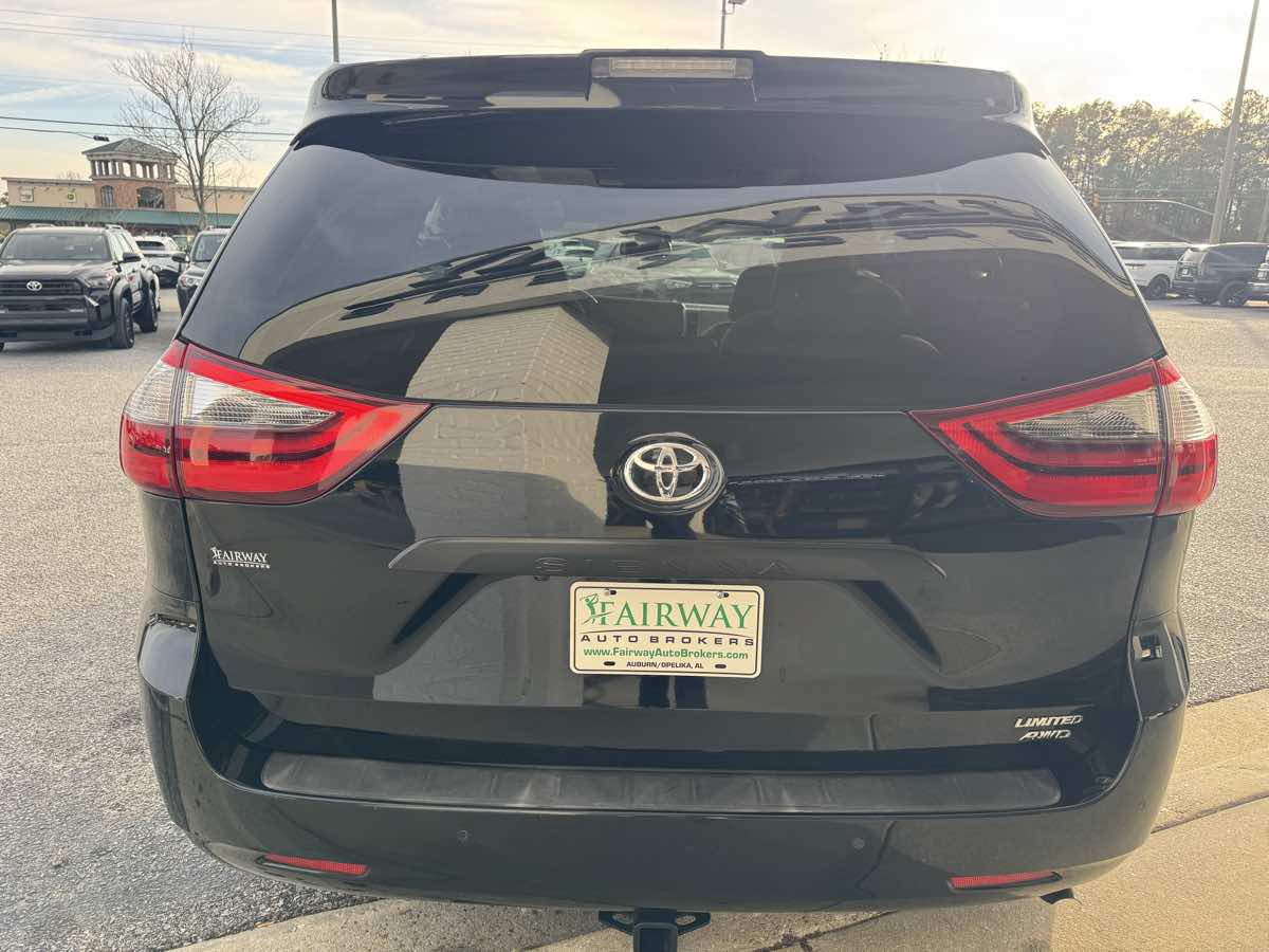 Used 2020 Toyota Sienna Limited Premium w/ Carpet Mat Package AWD/4WD image 43