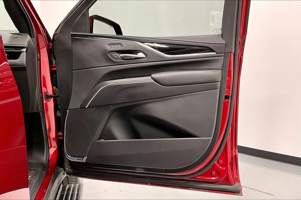 Used 2023 Cadillac Escalade ESV V image 23