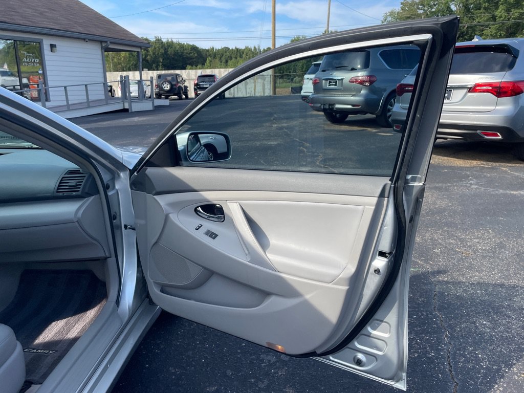 Used 2011 Toyota Camry LE w/ LE Extra-Value Pkg FWD image 20
