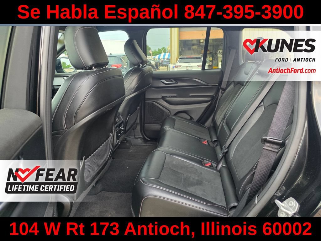 Used 2025 Jeep Grand Cherokee Altitude AWD/4WD image 25