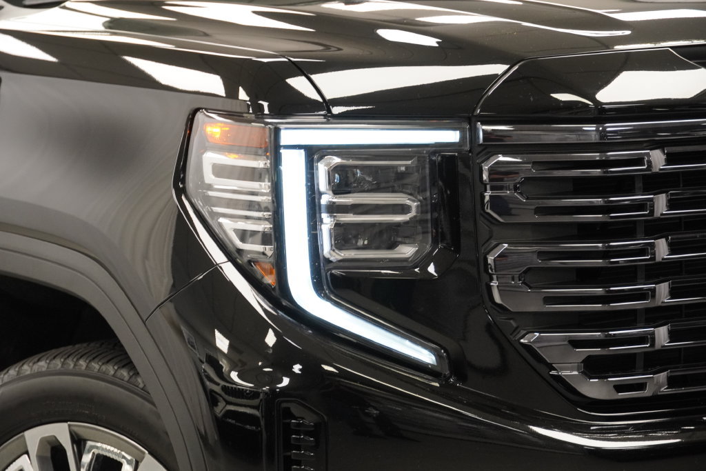Certified 2025 GMC Sierra 1500 Denali Ultimate AWD/4WD image 12