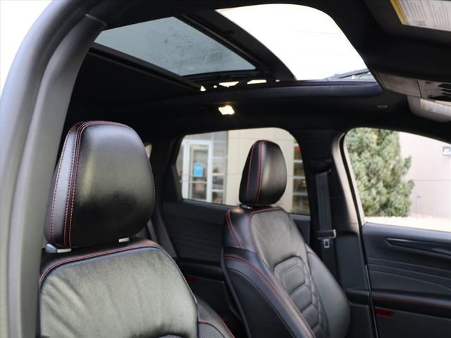 Used 2024 Ford Escape ST-Line Elite w/ Premium Technology Package image 13