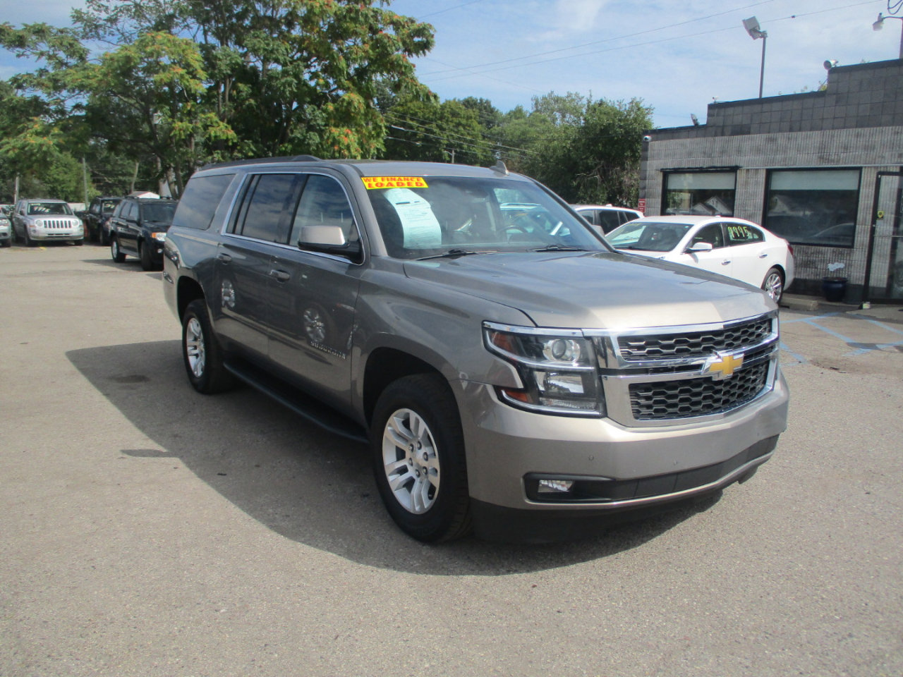 Used 2019 Chevrolet Suburban LT w/ Luxury Package