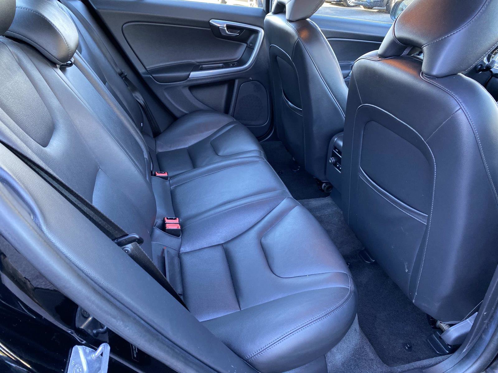 Used 2015 Volvo S60 T5 Platinum image 23