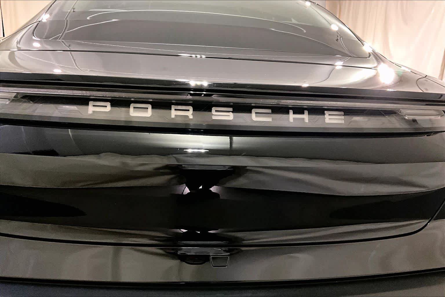 Used 2020 Porsche Taycan 4S AWD/4WD image 9
