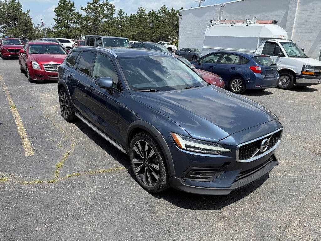 Used 2020 Volvo V60 T5 Cross Country AWD/4WD image 4