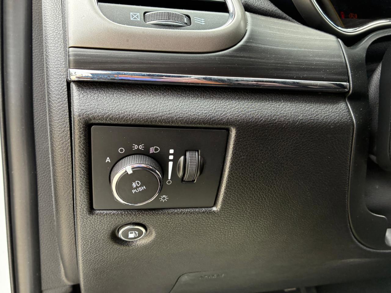 Used 2021 Jeep Grand Cherokee Limited image 26