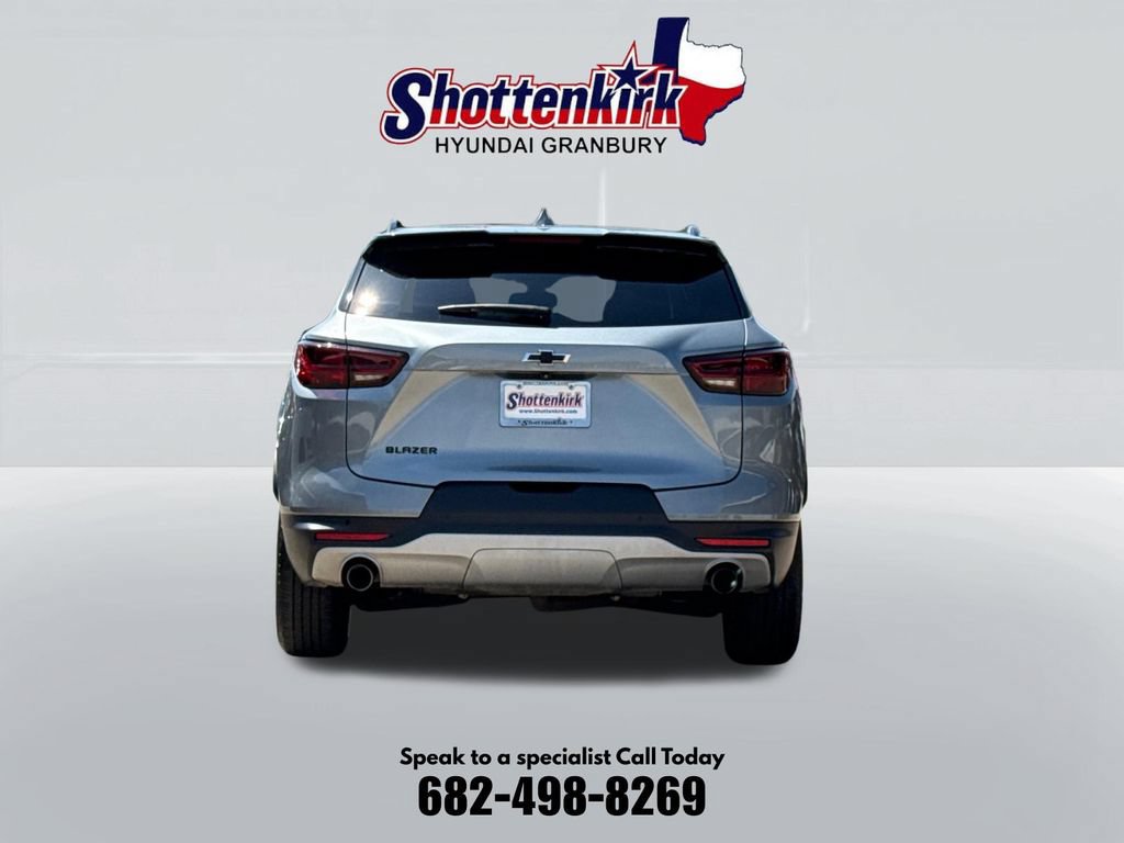 Used 2024 Chevrolet Blazer LT w/ Midnight/Sport Edition FWD image 7