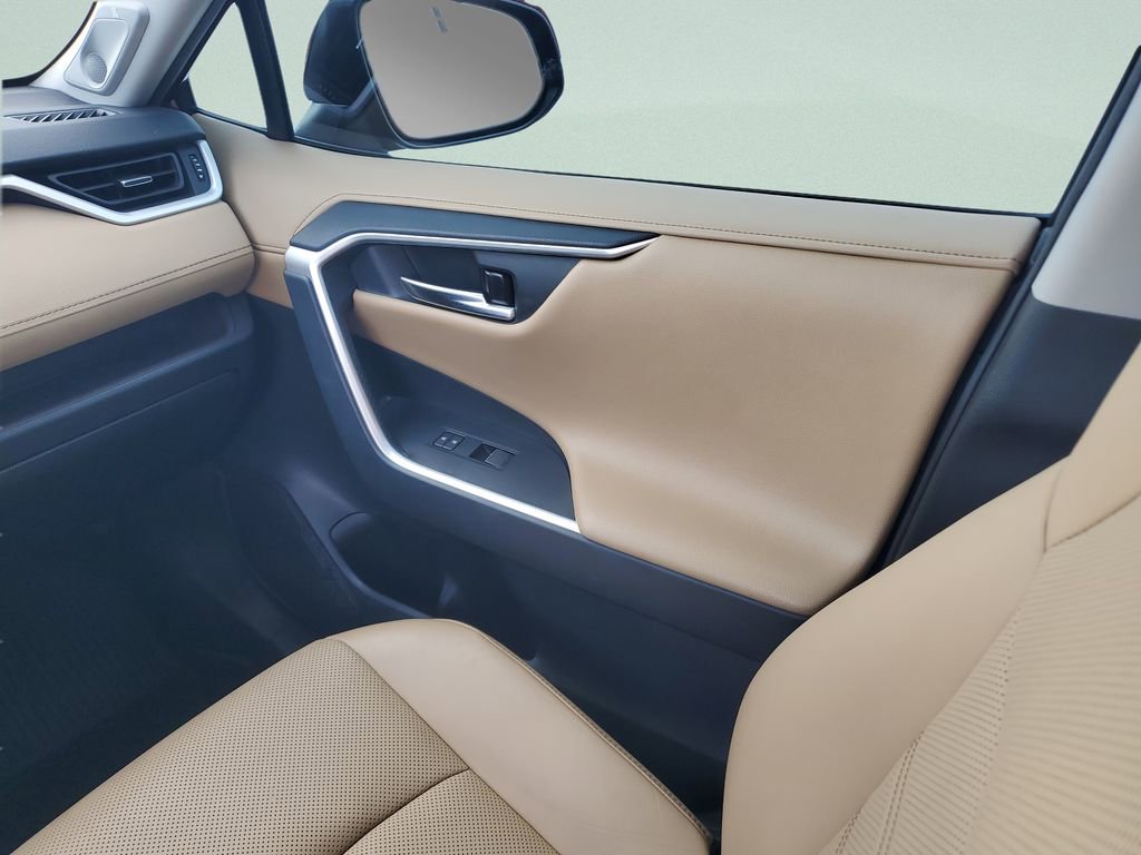 Certified 2021 Toyota RAV4 Limited AWD/4WD image 18