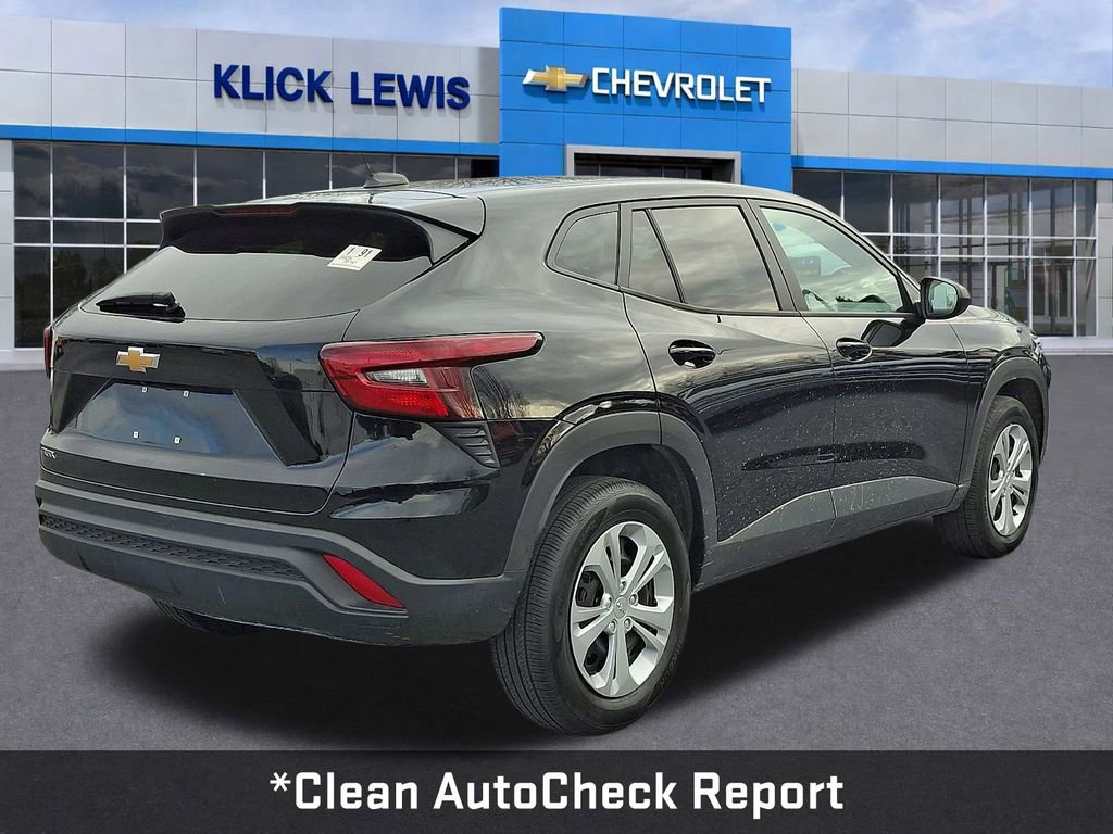 Used 2025 Chevrolet Trax LS image 7