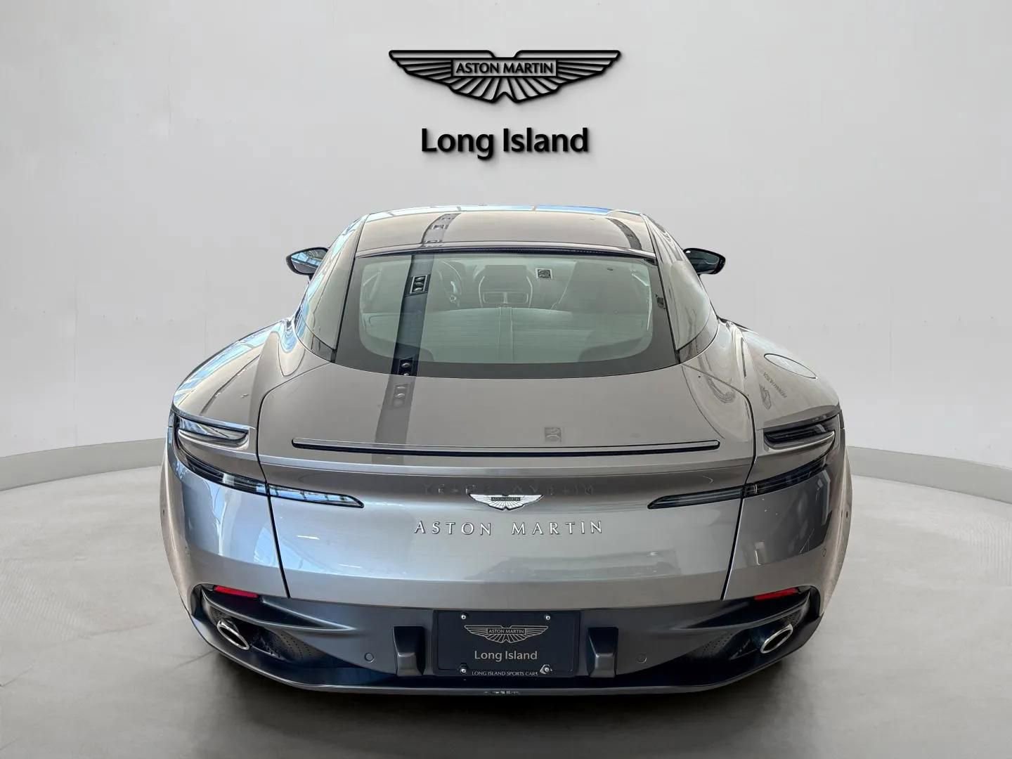 Used 2022 Aston Martin DB11 Coupe image 5