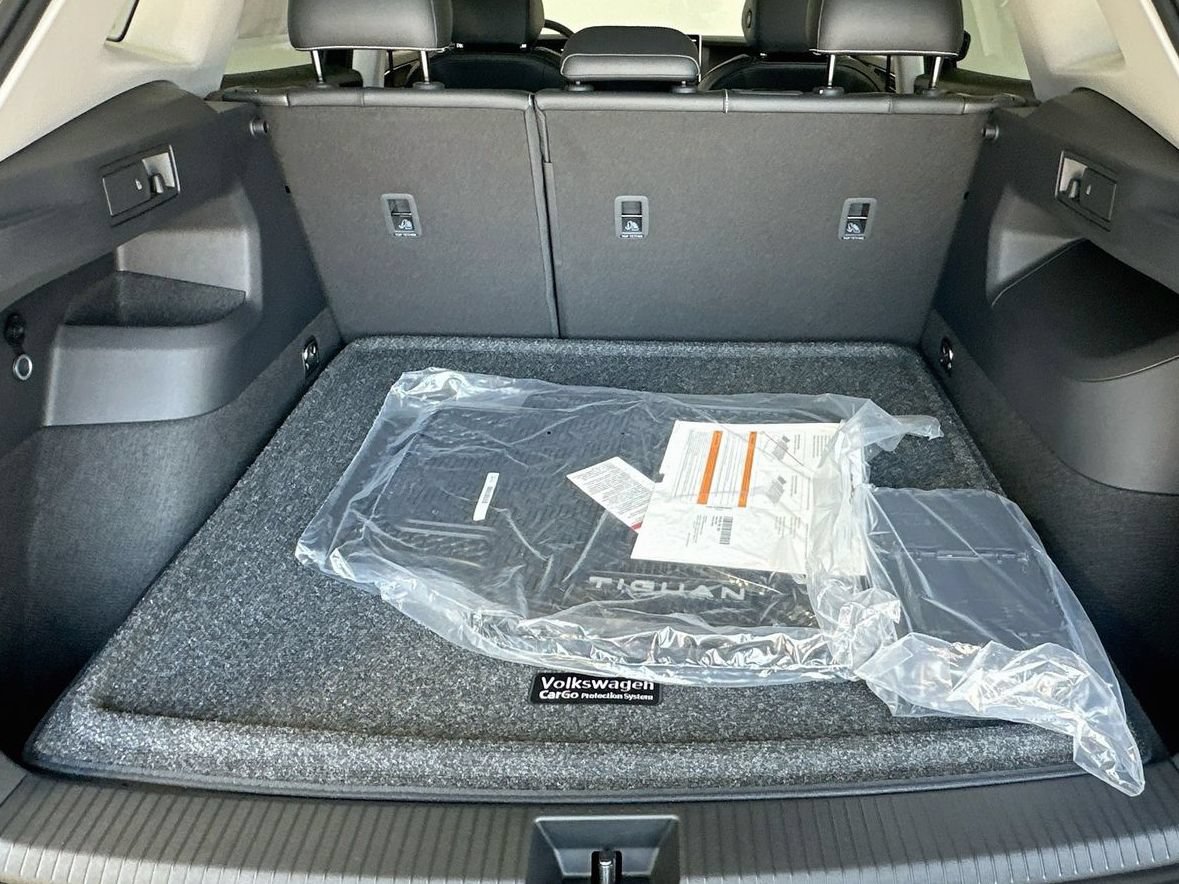New 2026 Volkswagen Tiguan SE AWD/4WD image 28