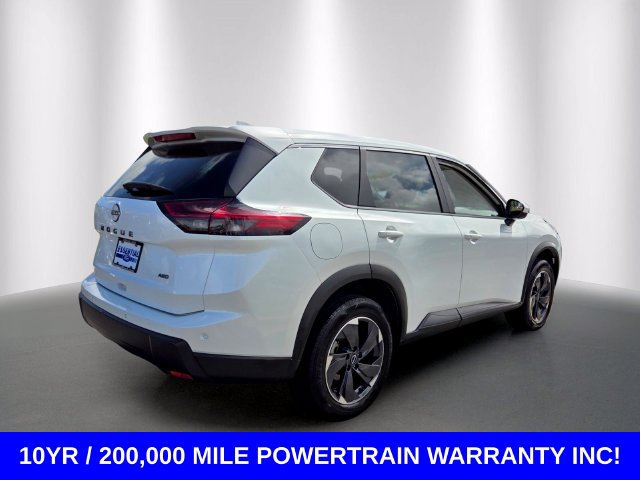 Used 2025 Nissan Rogue SV AWD/4WD image 5